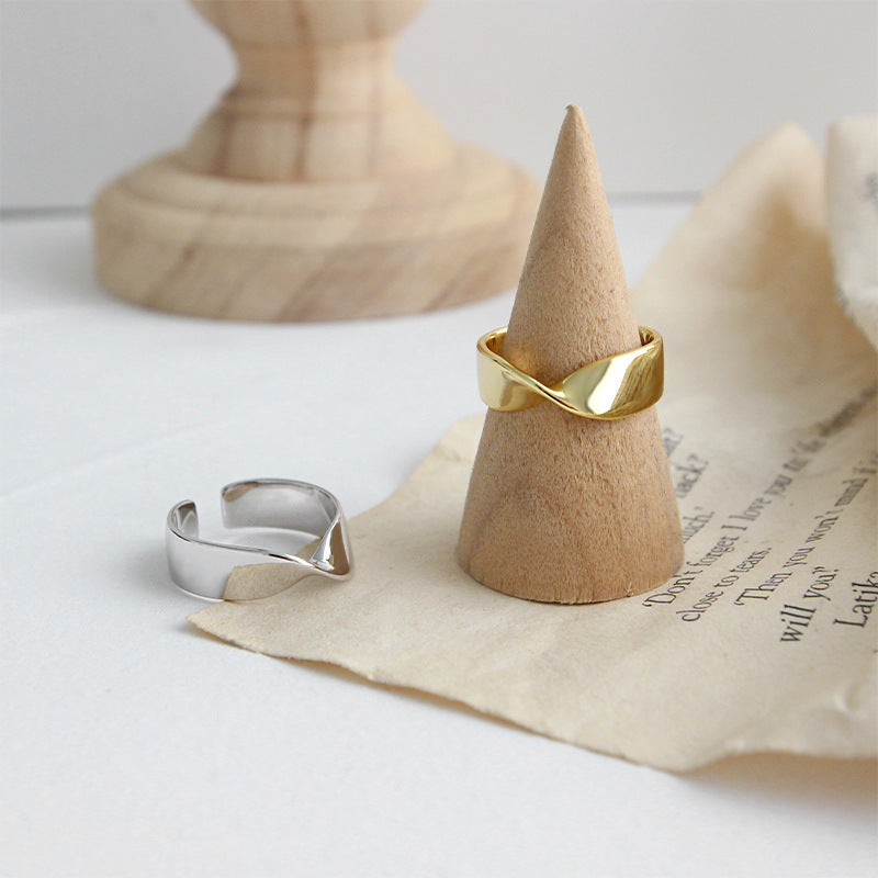 Gedrehter Ring | Ines